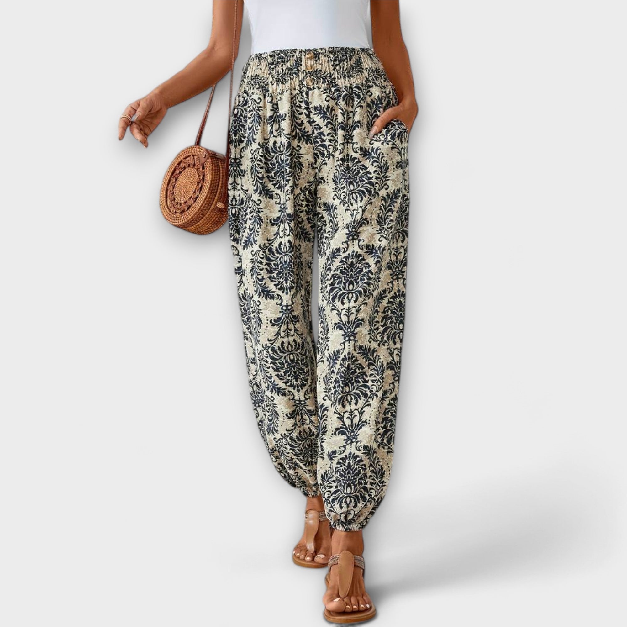Lola - Trousers with an ethnic print