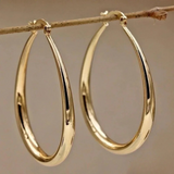 Elegant gold earrings