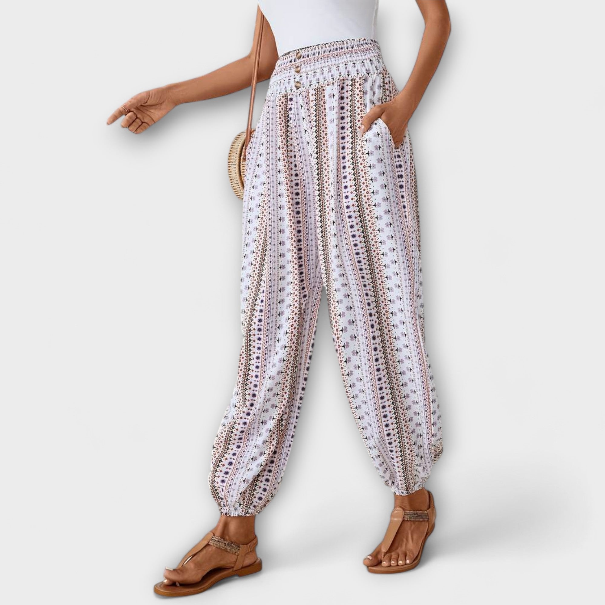 Lola - Trousers with an ethnic print