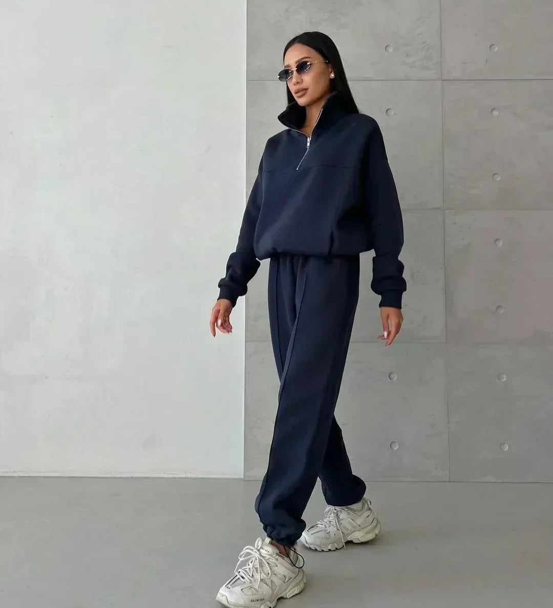 Senna - Sporty relaxation set with a zip-up collar