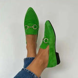 Lily | Timeless suede loafers with a small detail