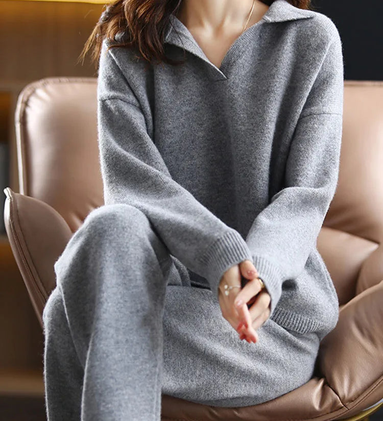 Vivi - Soft lounge set with a classic collar