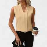 Marta – Classic sleeveless blouse with a versatile style
