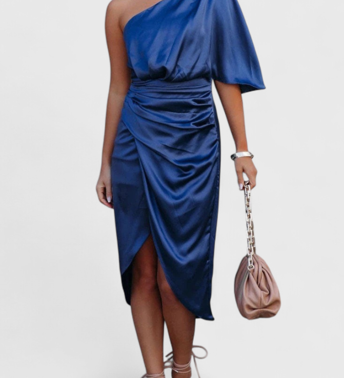 Daisy Fluid Timeless Silhouette Dress